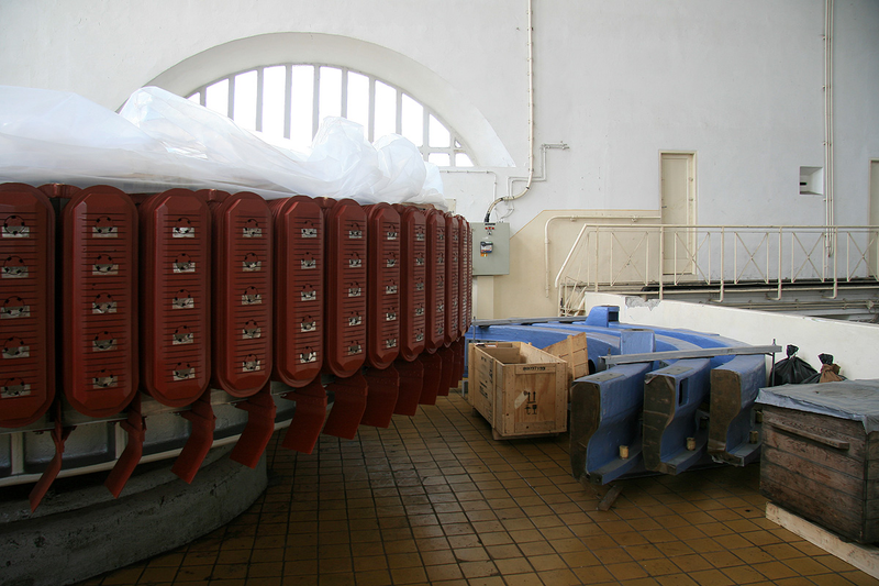Illustration for article titled A Rare Look Deep Inside an Old-Fashioned Hydroelectric Power Plant